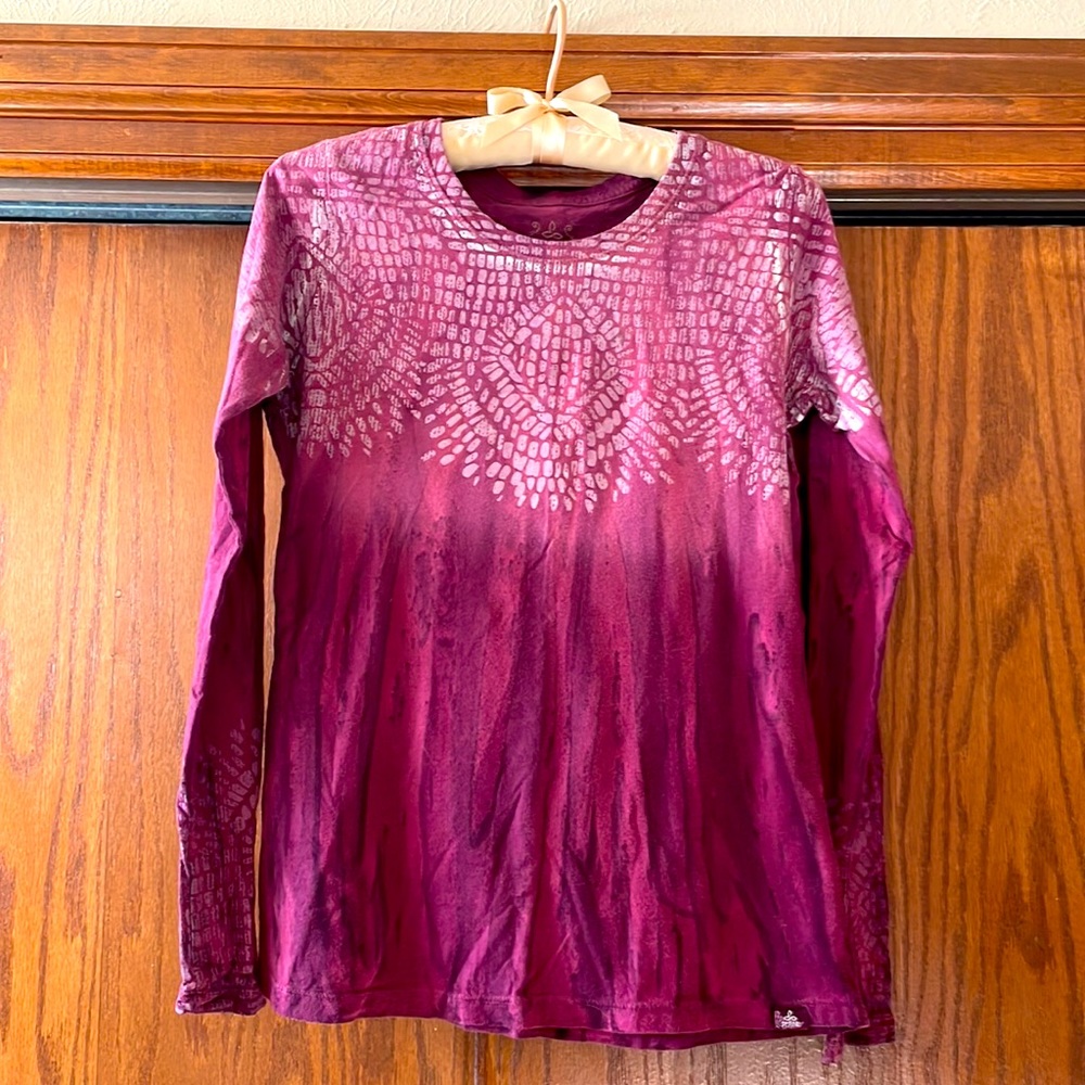 Prana long sleeve yoga top, raspberry color with tye dye print
